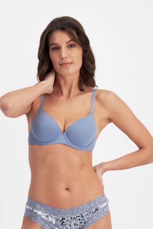 Isabella (She/Her) wears size 12B and is 176cm tall with 87cm chest and 67cm waist