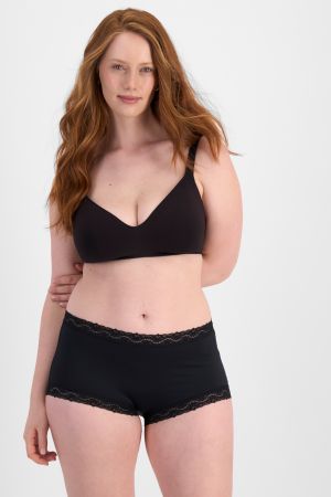 Martine (She/Her) wears size 14 and is 175cm tall with 82cm chest and 76cm waist
