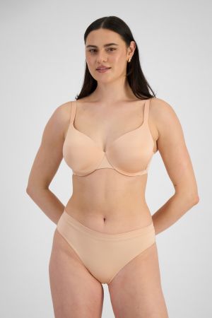 MILA (She/Her) wears size 12B and is 176cm tall with 81cm chest and 62cm waist