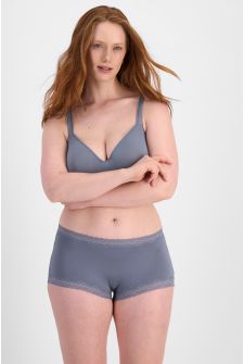 Martine (She/Her) wears size 14 and is 175cm tall with 82cm chest and 76cm waist