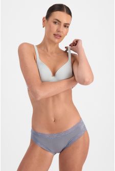 Pearl (She/Her) wears size 10 and is 181cm tall with 92cm chest and 63cm waist