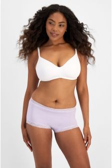 Caitlin (She/Her) wears size 14 and is 176cm tall with 114cm chest and 95cm waist