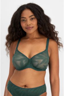 Caitlin (She/Her) wears size 16DD and is 176cm tall with 114cm chest and 95cm waist