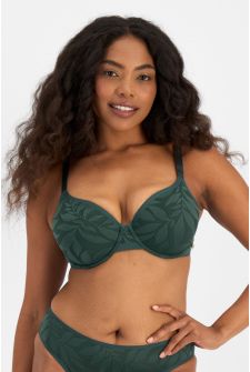 Caitlin (She/Her) wears size 16DD and is 176cm tall with 114cm chest and 95cm waist