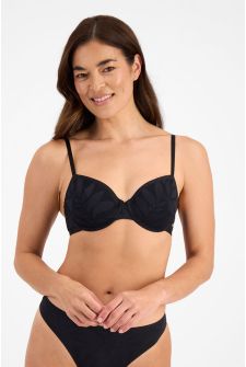 Cecily (She/Her) wears size 12B and is 176cm tall with cm chest and cm waist