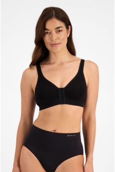 Cecily (She/Her) wears size 12B and is 176cm tall with cm chest and cm waist