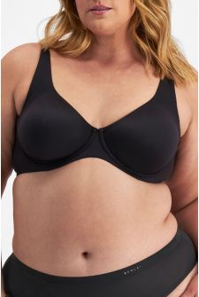 Caitlin (She/Her) wears size 16DD. Is 176cm tall with 114cm chest and 95cm waist