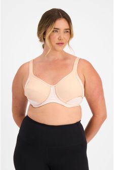 Chanel (She/Her) wears size 14D and is 176cm tall with 104cm chest and 89cm waist