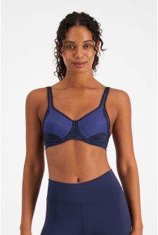 Caitlin (She/Her) wears size 16DD. Is 176cm tall with 114cm chest and 95cm waist