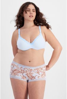 Brittany (She/Her) wears size 12 and is 173cm tall with 93cm chest and 78cm waist