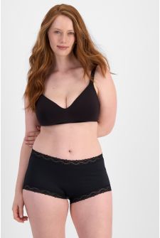 Martine (She/Her) wears size 14 and is 175cm tall with 82cm chest and 76cm waist