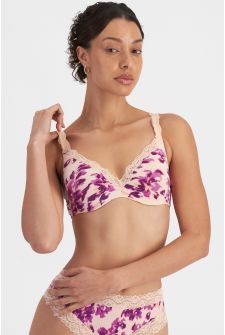 MILA (She/Her) wears size 12B and is 176cm tall with 81cm chest and 62cm waist