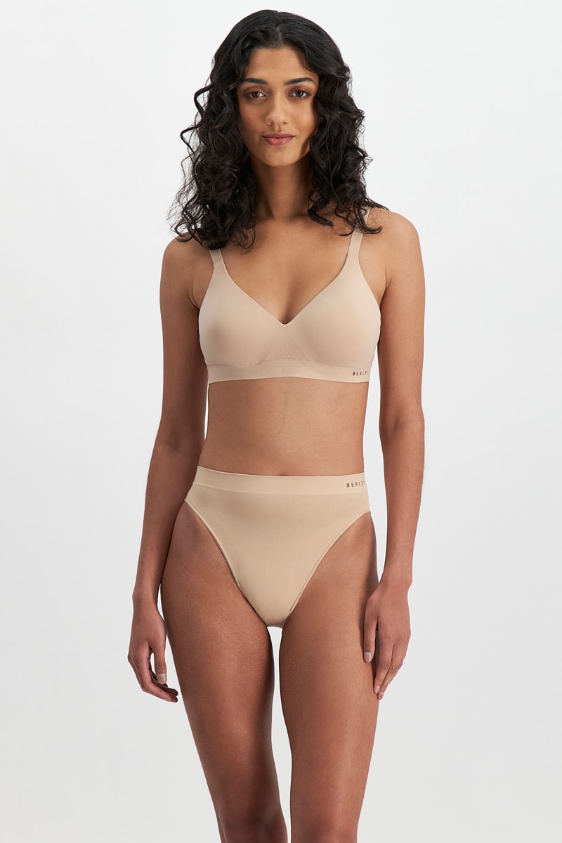 5/$25❣️ Ambrielle Nude Seamless Push-Up Bra Size undefined